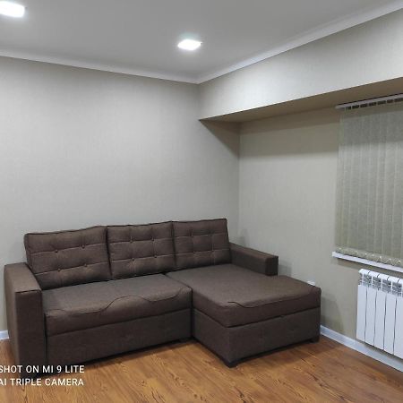 טשקנט 1-Bedroom Apartment In The Very City Center מראה חיצוני תמונה